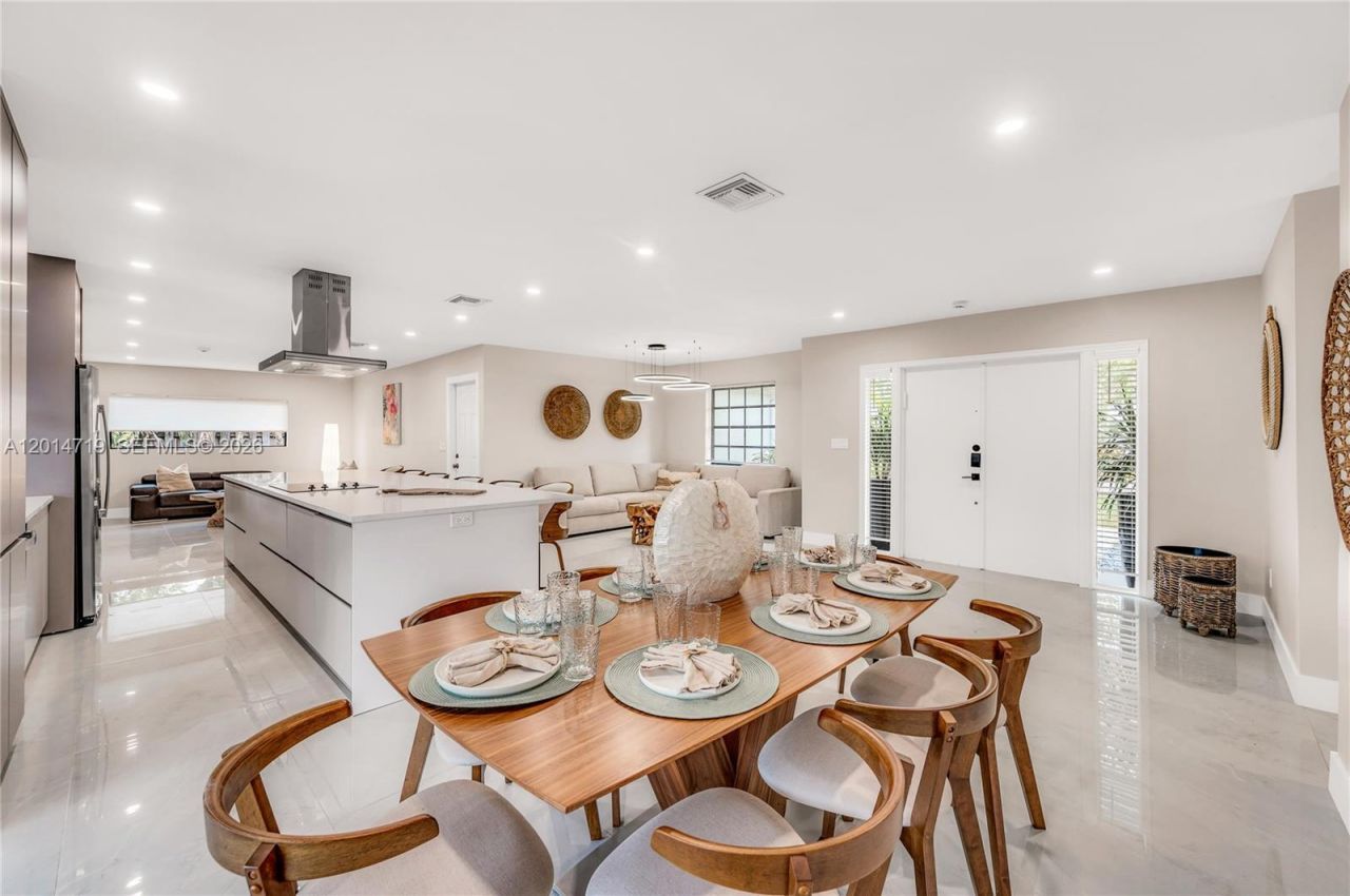 1111 NW 70th Ter, Plantation, FL 33313 Photo