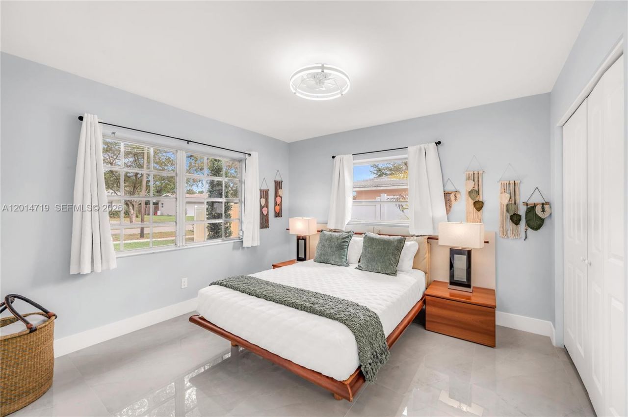 1111 NW 70th Ter, Plantation, FL 33313 Photo