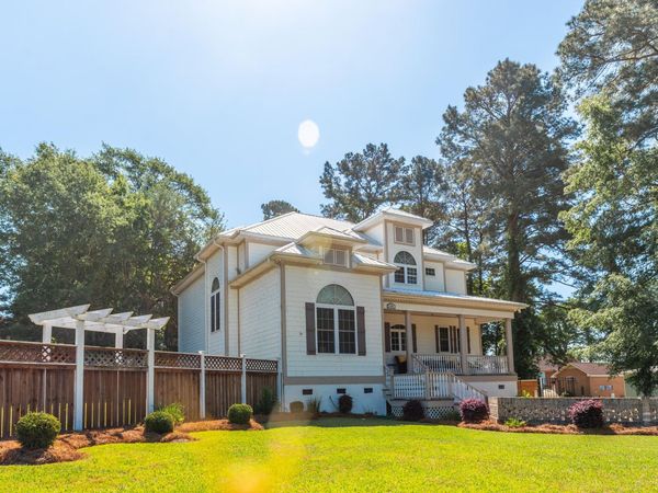 109 Weaver Drive , Lake Waccamaw, NC 28450