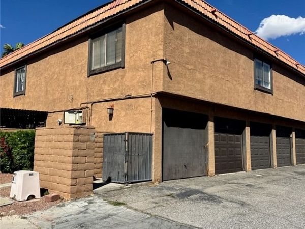 331 Misty Isle Lane , Unit B, Las Vegas, NV 89107