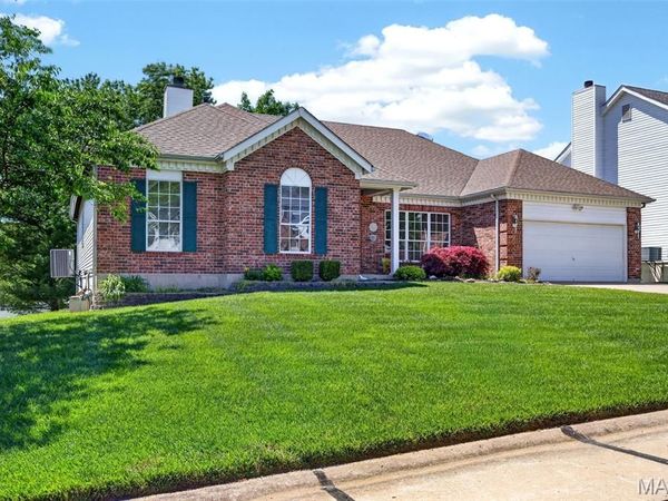 23 Bridgeway Court, O'Fallon, MO 63368