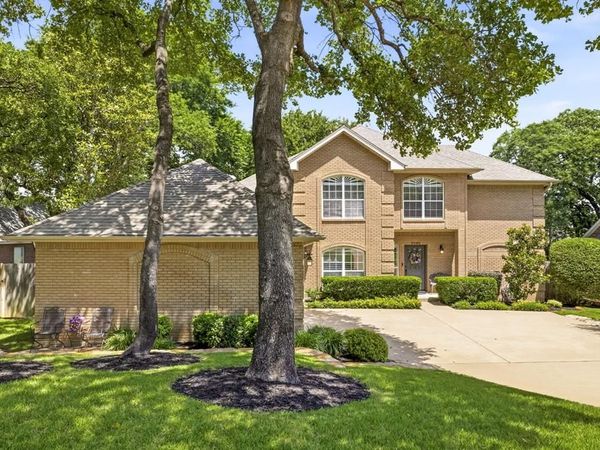 2962 Woodland Hills Drive, Grapevine, TX 76051