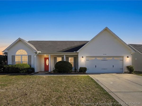 2142 Queen Elizabeth Lane, Hope Mills, NC 28348