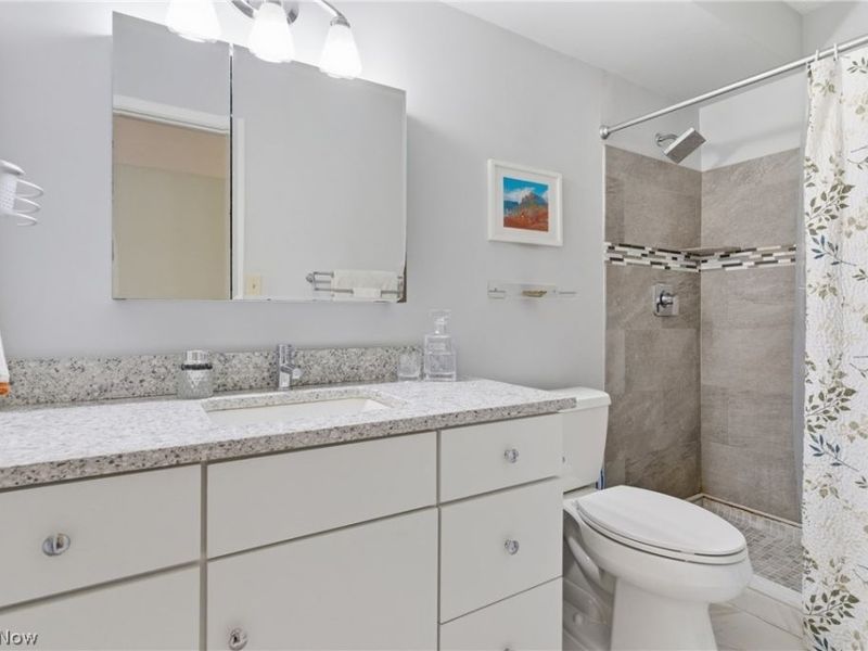 1900 Grove Court , Unit 112, Cleveland, OH 44113 Photo 26