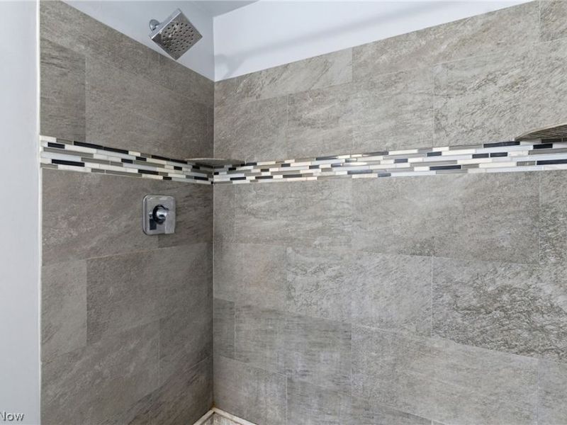 1900 Grove Court , Unit 112, Cleveland, OH 44113 Photo 27