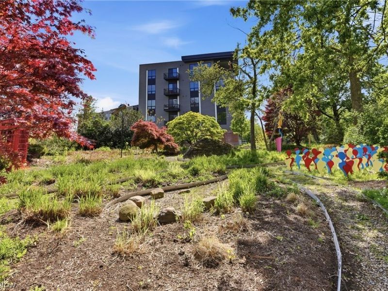 1900 Grove Court , Unit 112, Cleveland, OH 44113 Photo 34