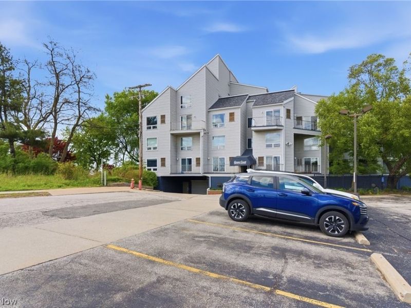 1900 Grove Court , Unit 112, Cleveland, OH 44113 Photo 36
