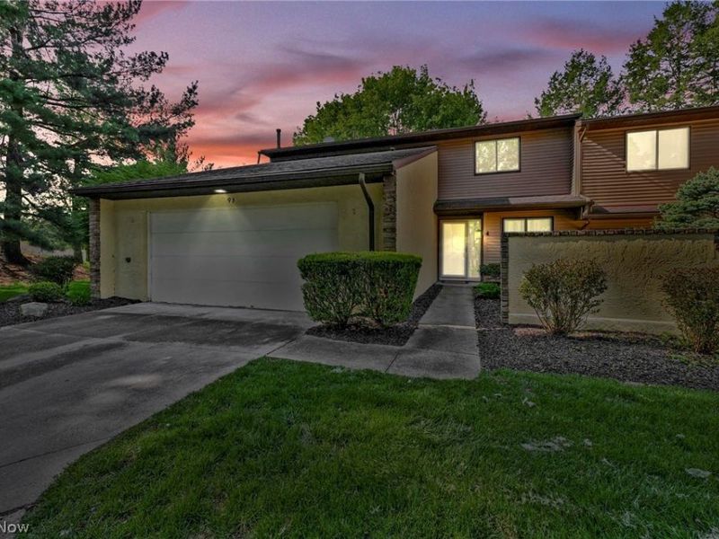 93 Silver Valley Boulevard, Munroe Falls, OH 44262 Photo 3