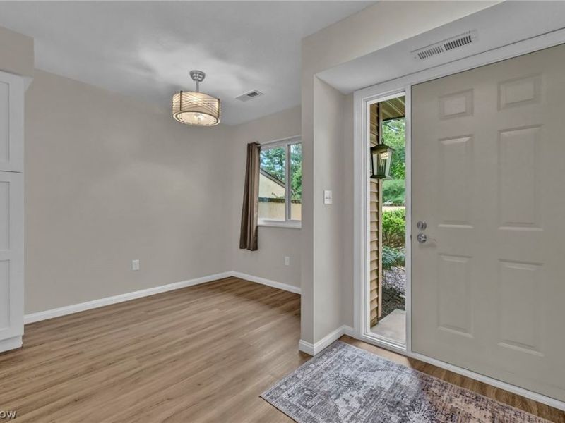 93 Silver Valley Boulevard, Munroe Falls, OH 44262 Photo 5