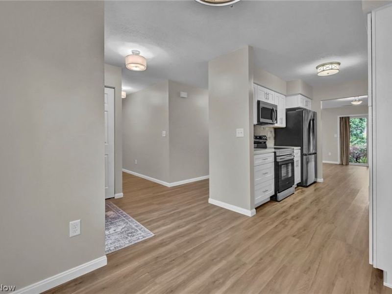 93 Silver Valley Boulevard, Munroe Falls, OH 44262 Photo 7