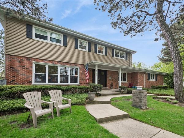 5255 Suffield Terrace , Skokie, IL 60077