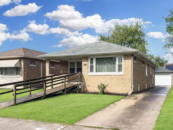 510 Price Avenue , Calumet City, IL 60409