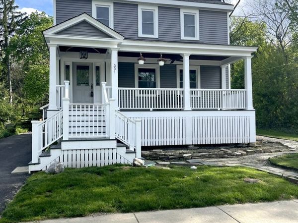 331 E Russell Street , Barrington, IL 60010