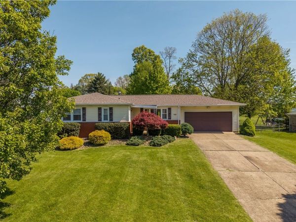 82 Webb Drive, Washington, PA 15301