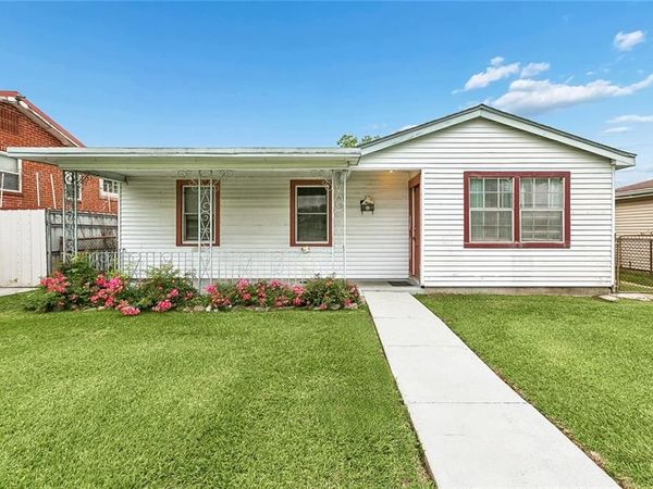 52 CREAGAN Avenue , Gretna, LA 70053