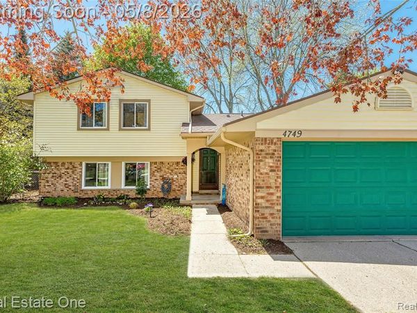 4749 Parkridge Drive, Waterford Twp, MI 48329