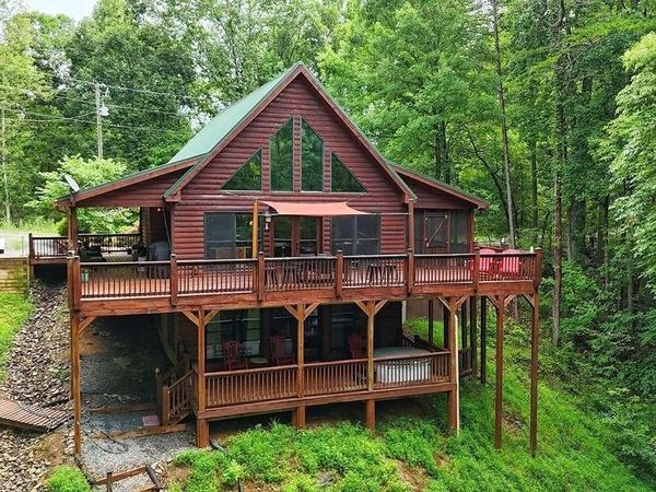 85 Hunter Drive, Talking Rock, GA 30175