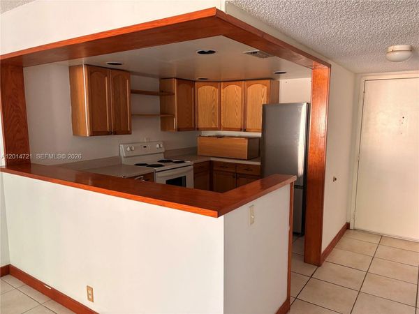 20860 San Simeon Way , Unit 303-6, Miami, FL 33179