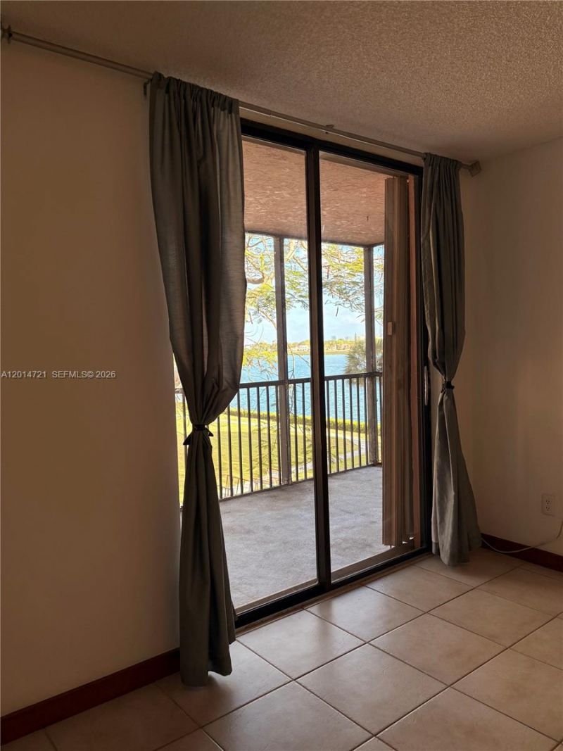 20860 San Simeon Way , Unit 303-6, Miami, FL 33179 Photo