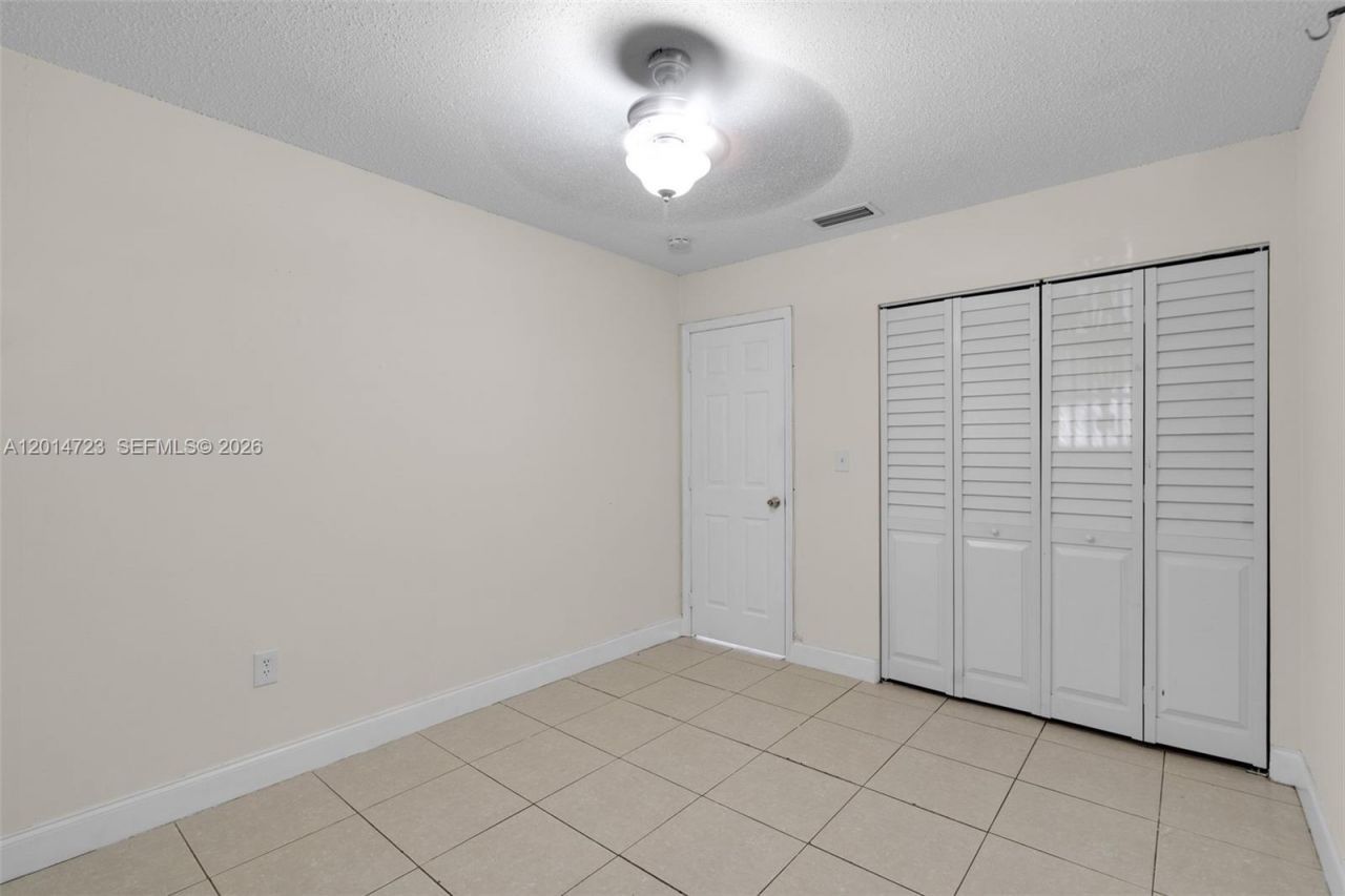 2385 NW 32nd St , Miami, FL 33142 Photo