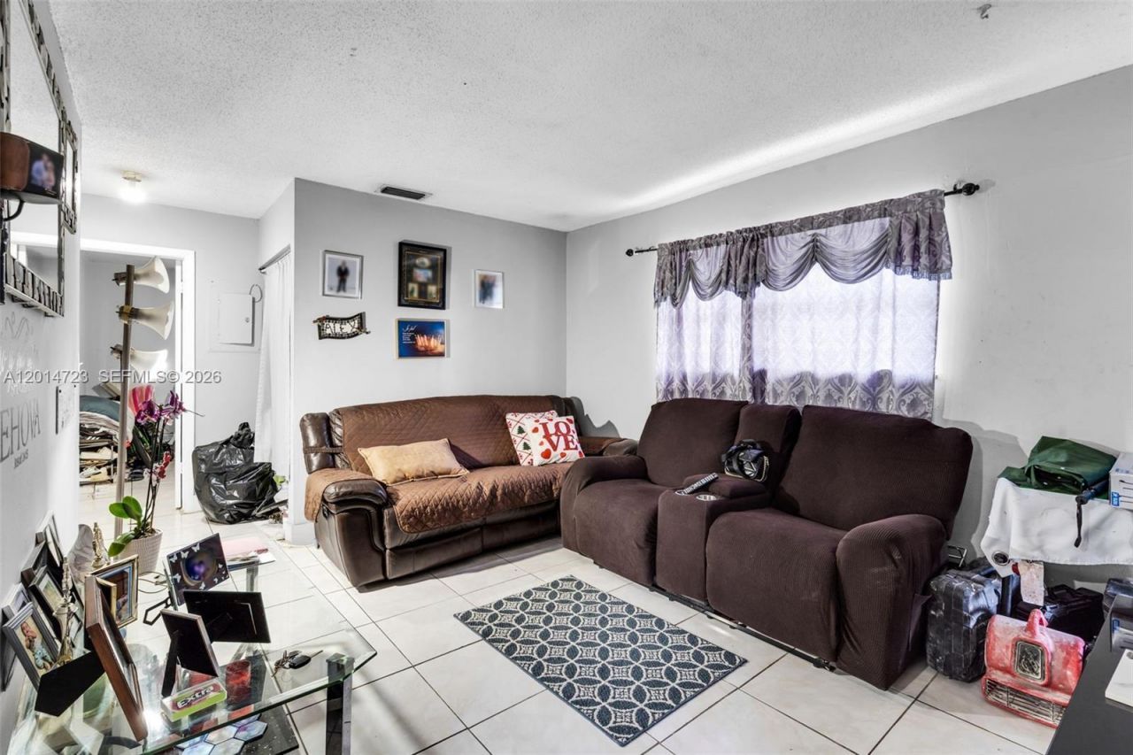 2385 NW 32nd St , Miami, FL 33142 Photo