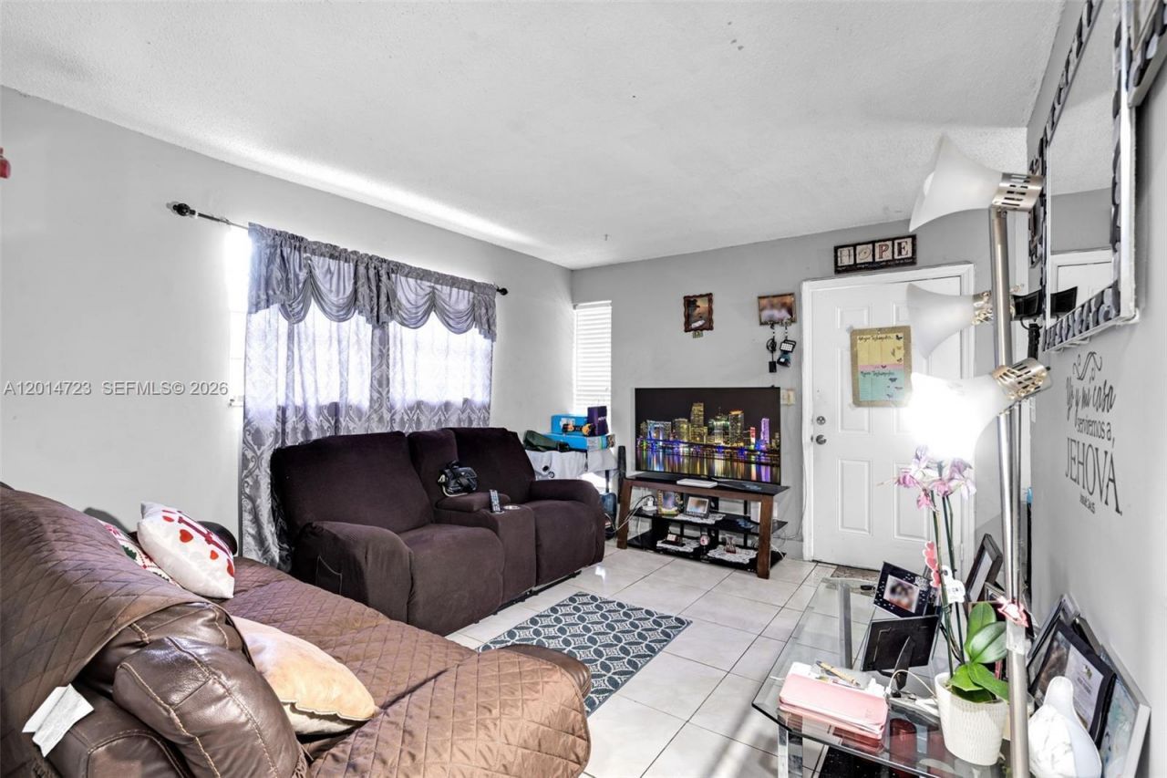 2385 NW 32nd St , Miami, FL 33142 Photo