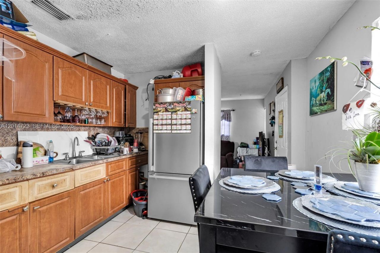 2385 NW 32nd St , Miami, FL 33142 Photo