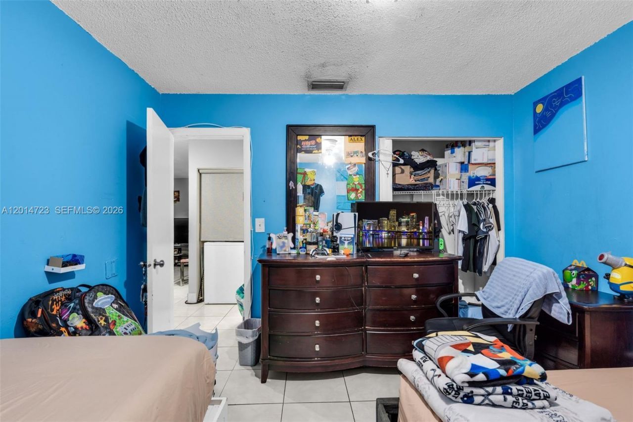 2385 NW 32nd St , Miami, FL 33142 Photo