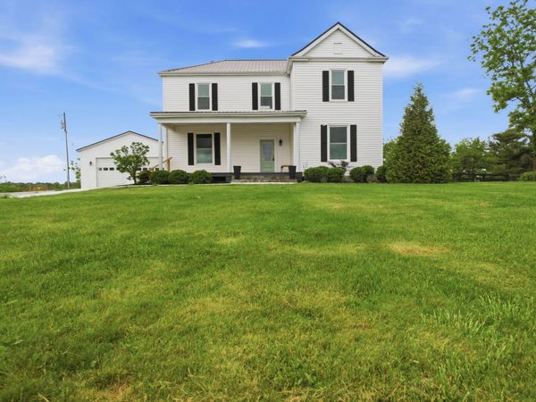 132 W Maple Leaf Road, Maysville, KY 41056
