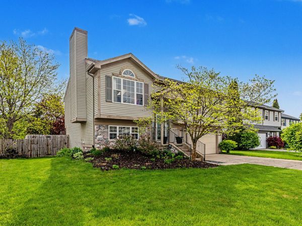 7039 Saint Andrews Drive, Ypsilanti, MI 48197