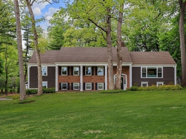 150 Seney Dr, Bernardsville, NJ 07924