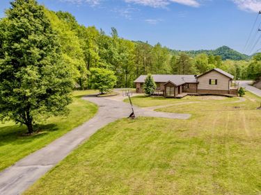 452 W KY 8, Vanceburg, KY 41179