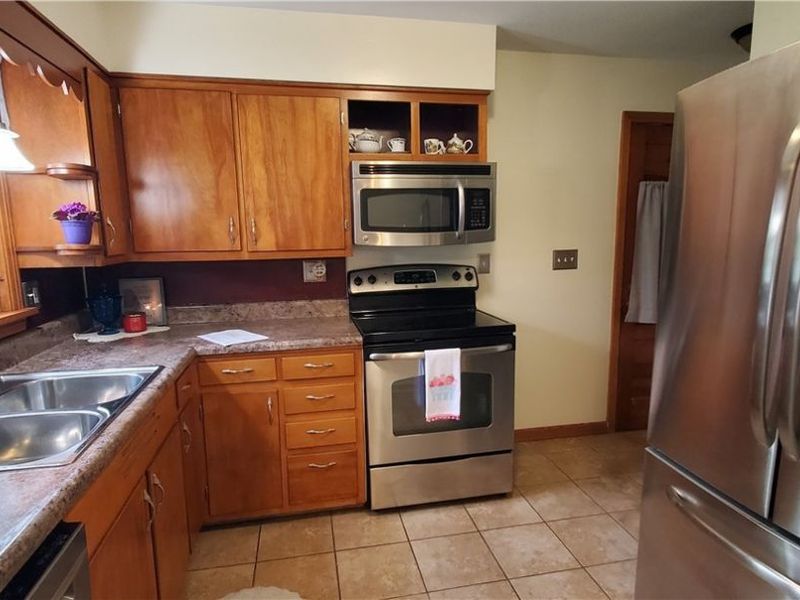 1794 Lilly Lane , Alliance, OH 44601 Photo 5