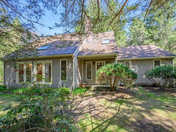 105 Nelson Lane, Marstons Mills, MA 02648
