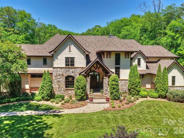 4901 Carmel Park Drive, Charlotte, NC 28226