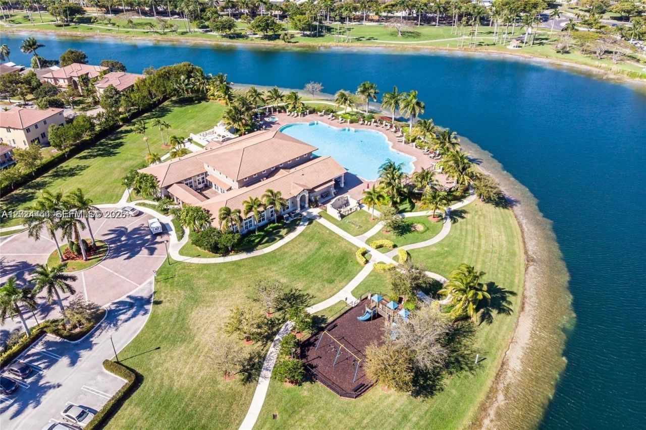 8879 SW 227th Ter, Cutler Bay, FL 33190 Photo