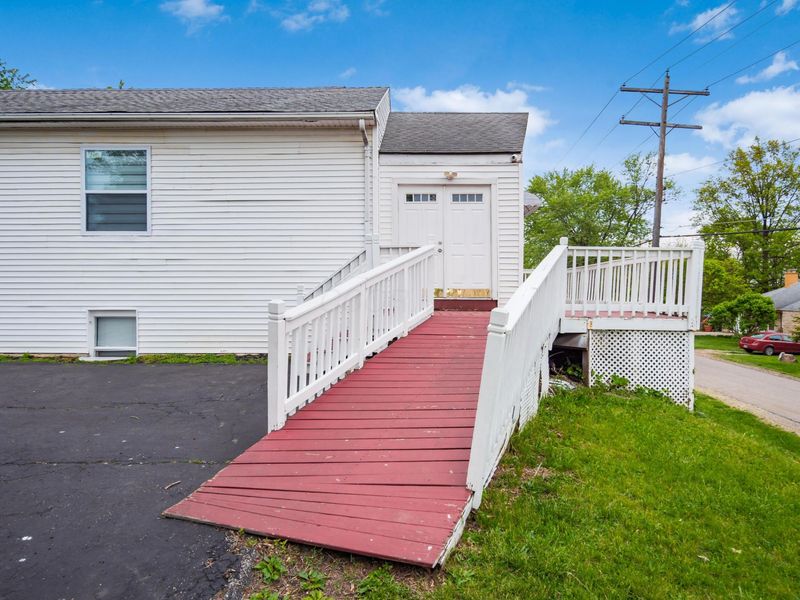 377 Mix Ave Avenue , Columbus, OH 43228 Photo 4