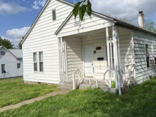 907 Young Street, Neosho, MO 64850