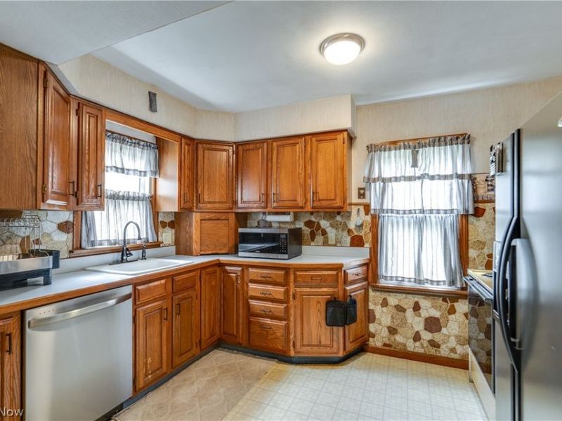 763 Lindsay Avenue, Akron, OH 44306 Photo 6