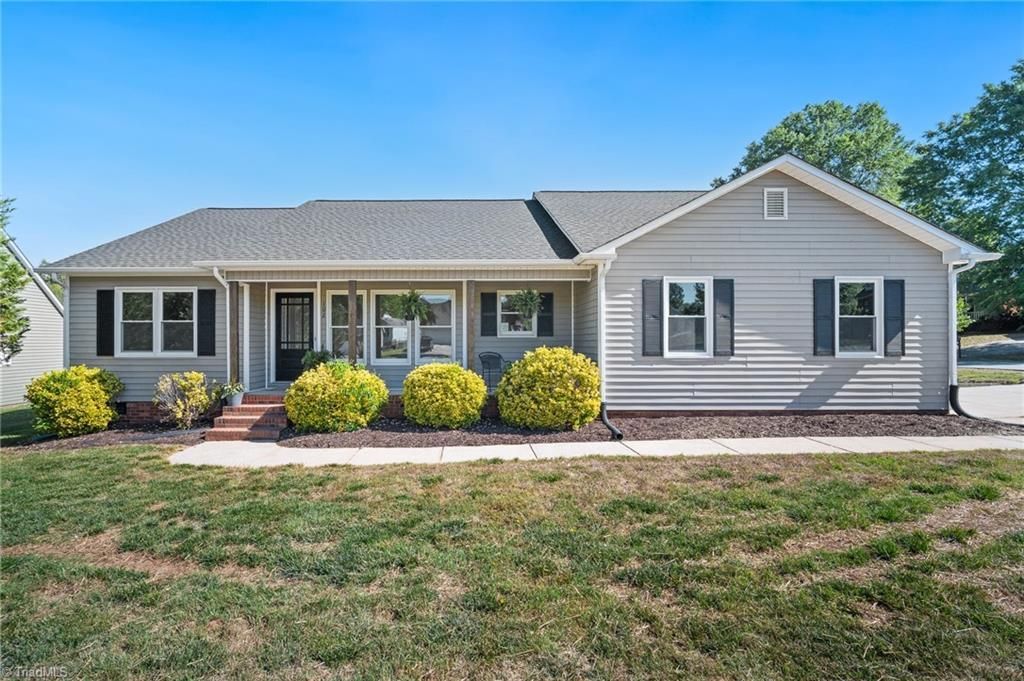 102 Birchwood Court, Trinity, NC 27370 Main Photo