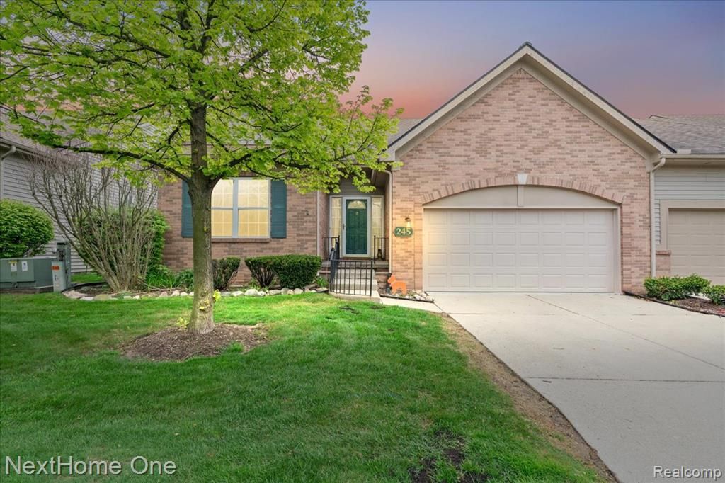 245 Winslow Circle, Commerce Township, MI 48390 Main Photo