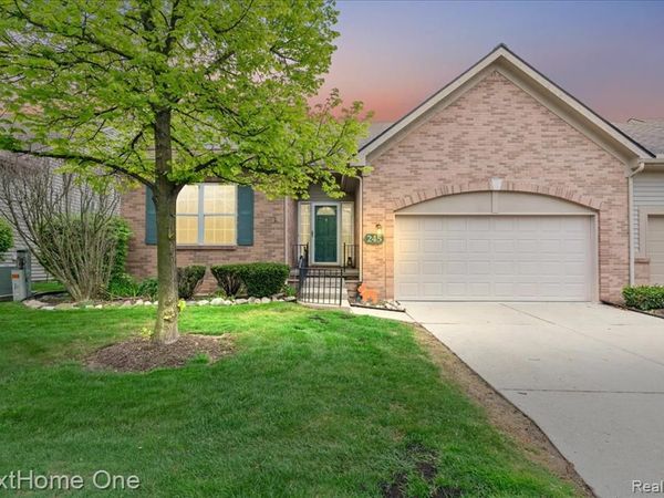 245 Winslow Circle , Commerce Twp, MI 48390