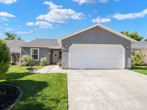 3512 W Vistapark Dr, Caldwell, ID 83605