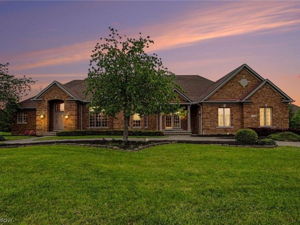 6291 Maypine Farm Boulevard , Highland Heights, OH 44143