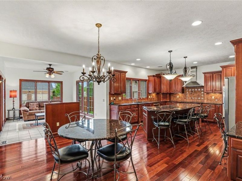 6291 Maypine Farm Boulevard, Highland Heights, OH 44143 Photo 13