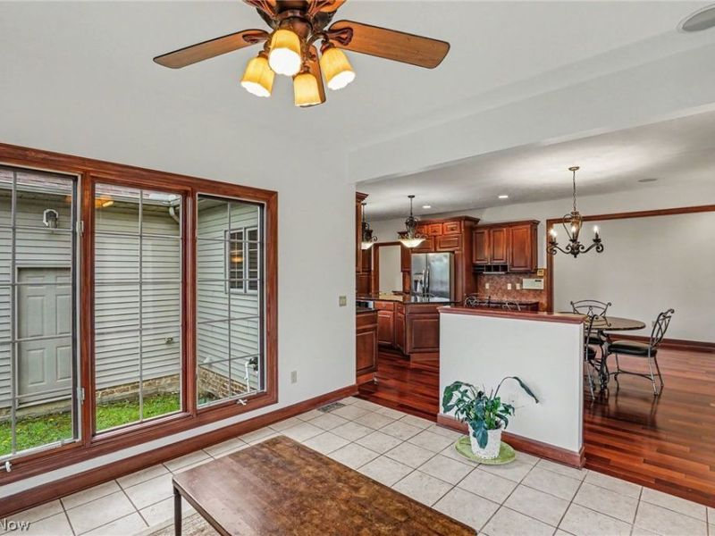 6291 Maypine Farm Boulevard, Highland Heights, OH 44143 Photo 17