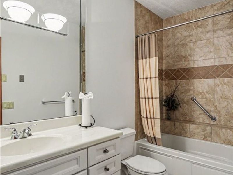 6291 Maypine Farm Boulevard, Highland Heights, OH 44143 Photo 22