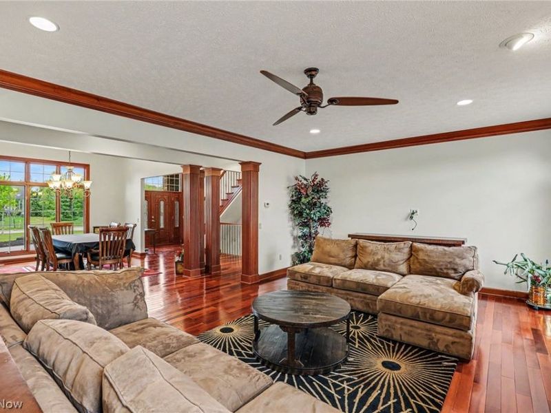 6291 Maypine Farm Boulevard, Highland Heights, OH 44143 Photo 7