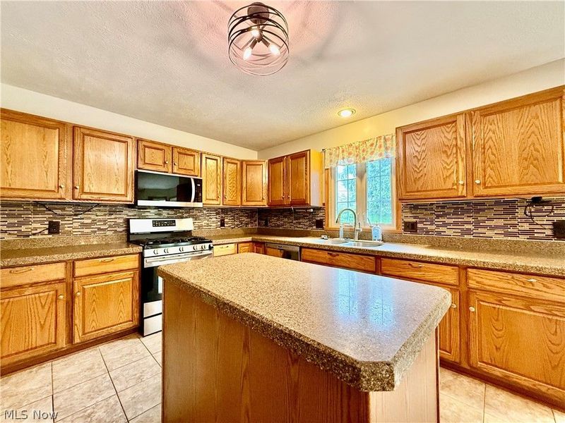 3076 Ravineview Circle , Stow, OH 44224 Photo 10