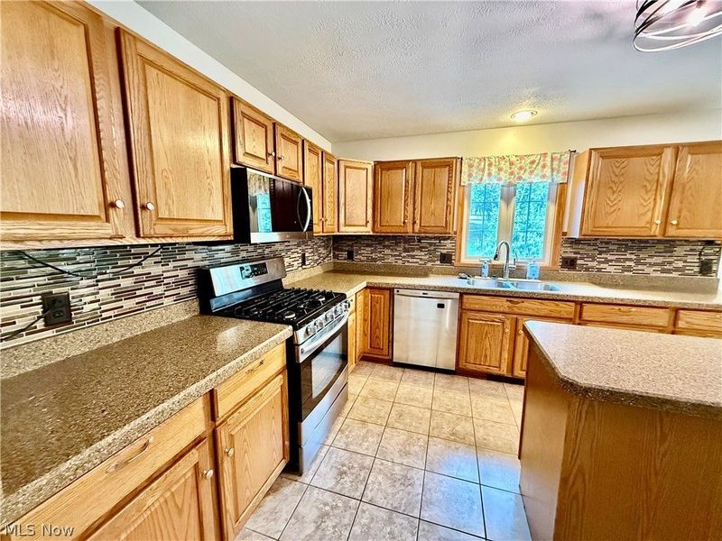 3076 Ravineview Circle , Stow, OH 44224 Photo 8